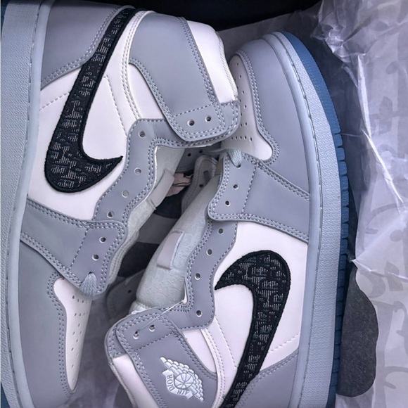 Nike Gray and White Women\'s Shoes